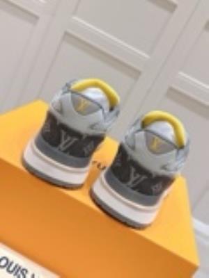 wholesale quality men's louis vuitton run way sneakers model no. 809